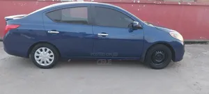 Nissan Versa 2013 Blue