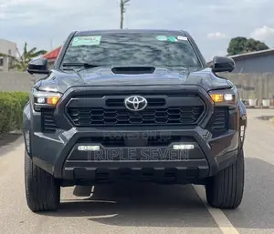 Toyota Tacoma 2024 Black