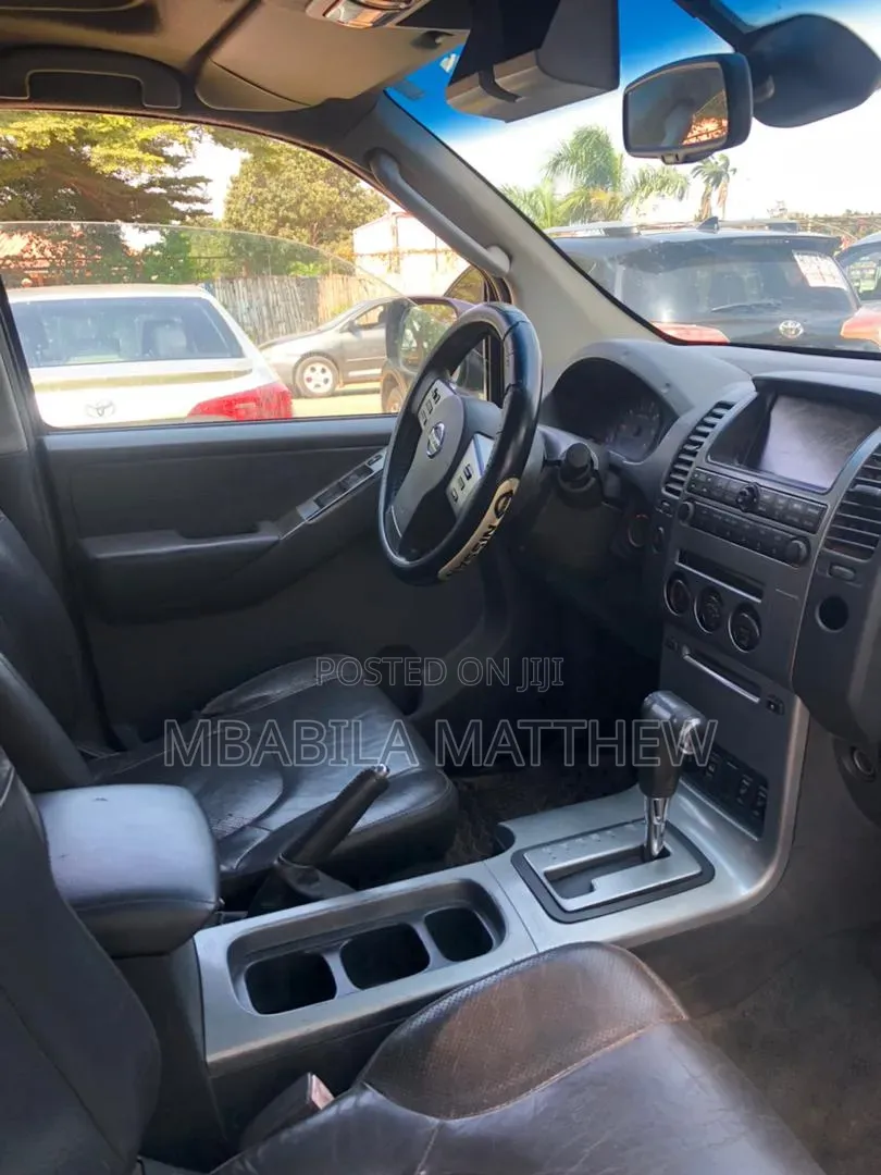 Nissan Navara 2009 Black