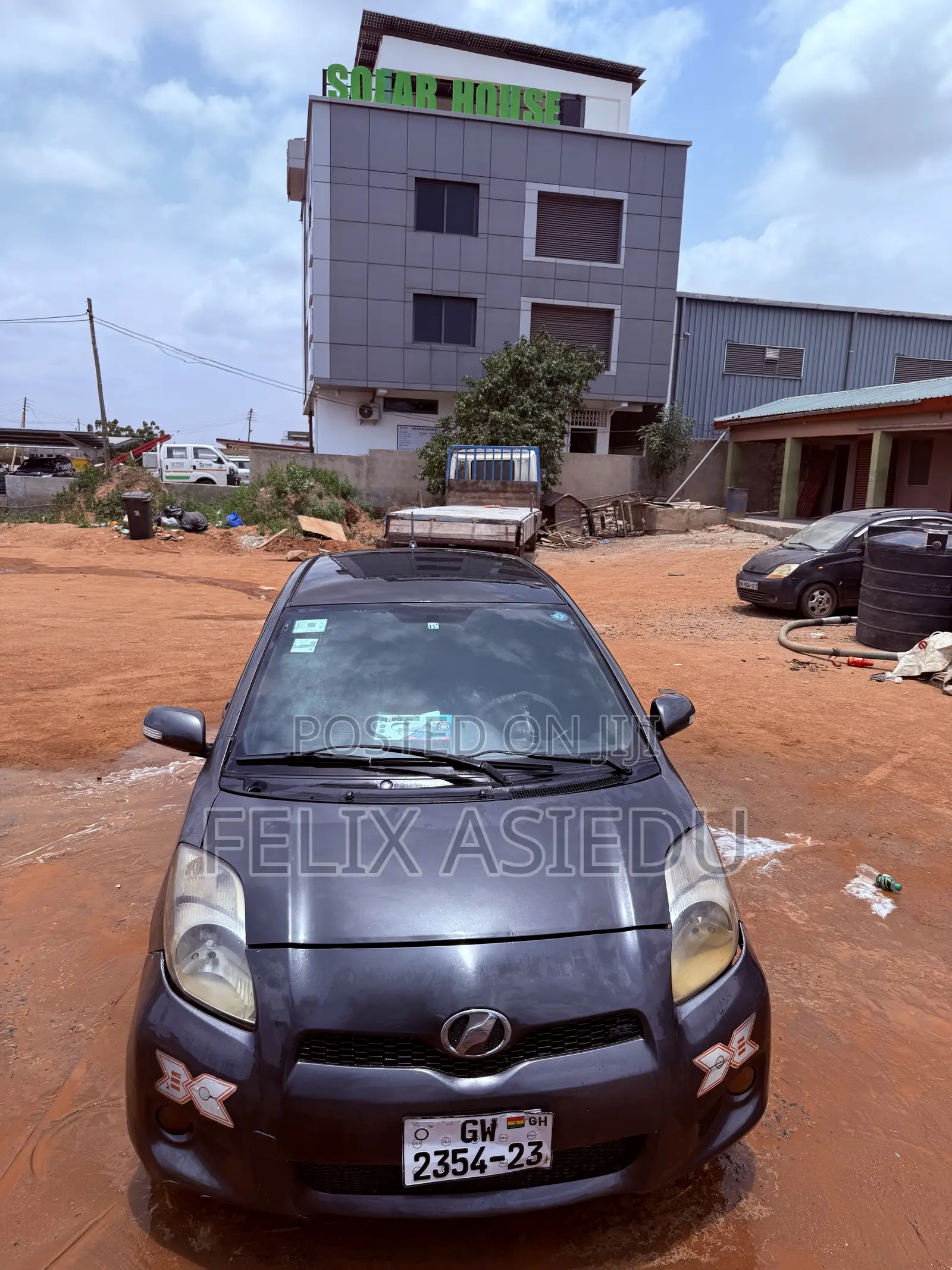 Toyota Vitz 2015 Gray