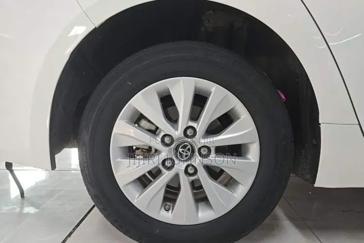 Toyota Corolla 2022 White