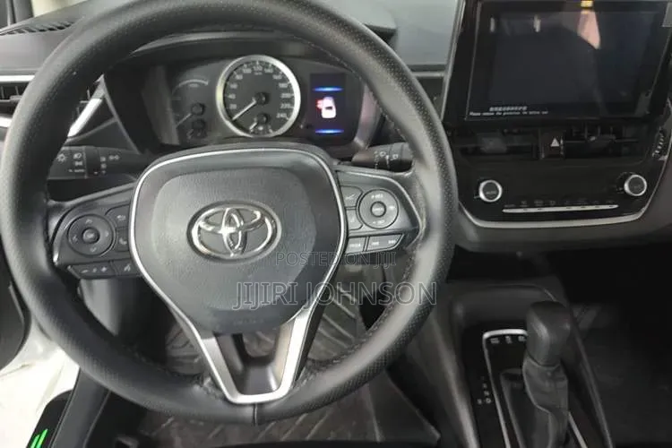 Toyota Corolla 2022 White