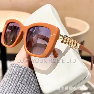 Fashion Square Sunglasses – Stylish UV Protection Glasses – Orange