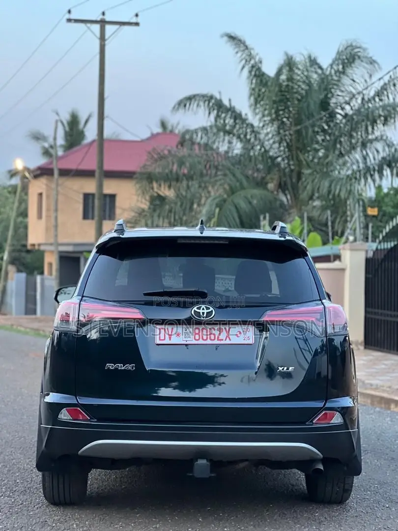 Toyota RAV4 Limited AWD (2.5L 4cyl 6A) 2016 Black