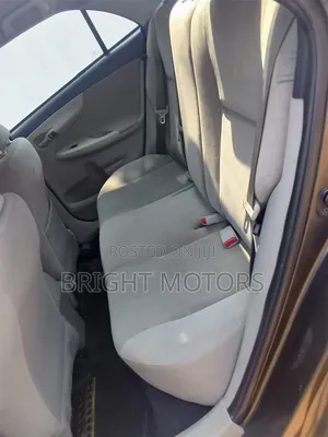 Toyota Corolla LE 4dr Sedan (1.8L 4cyl 4A) 2013 Gray