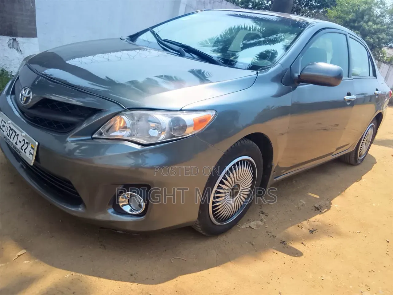 Toyota Corolla LE 4dr Sedan (1.8L 4cyl 4A) 2013 Gray