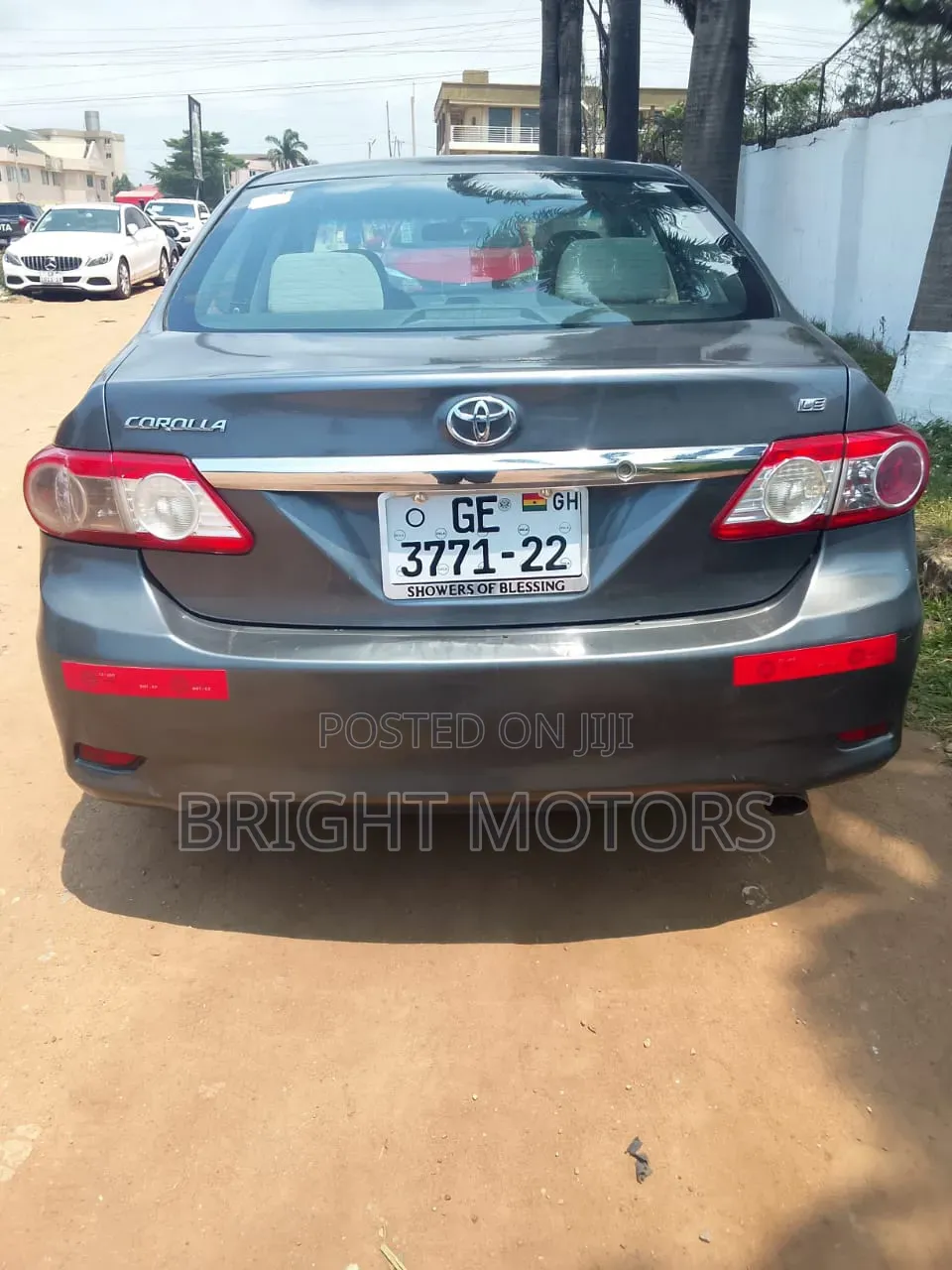 Toyota Corolla LE 4dr Sedan (1.8L 4cyl 4A) 2013 Gray