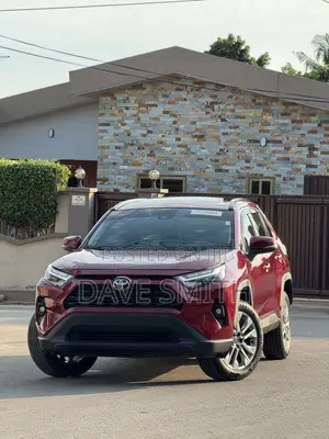 Toyota RAV4 XLE AWD 2023 Red