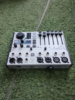 Behringer Flow-8 Digital USB Mixer 8 Input With Bluetooth