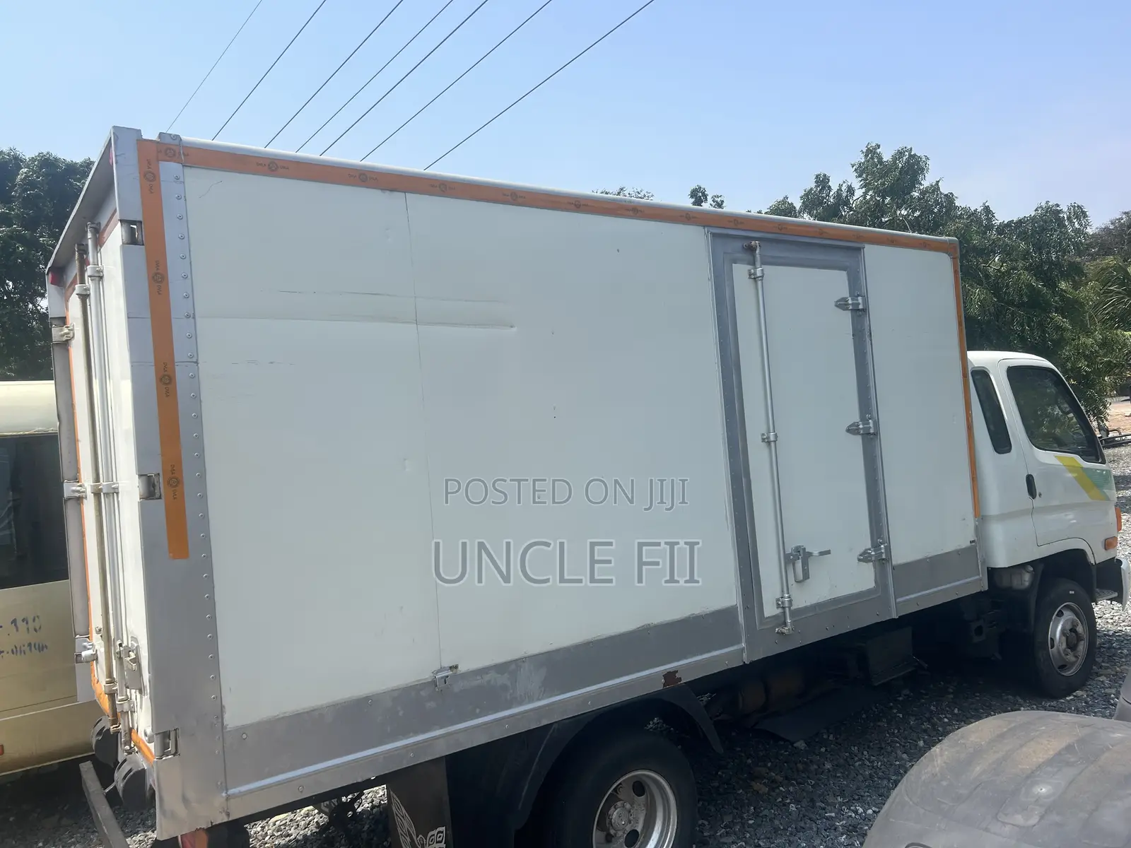 Hyundai Gold Freezer Car