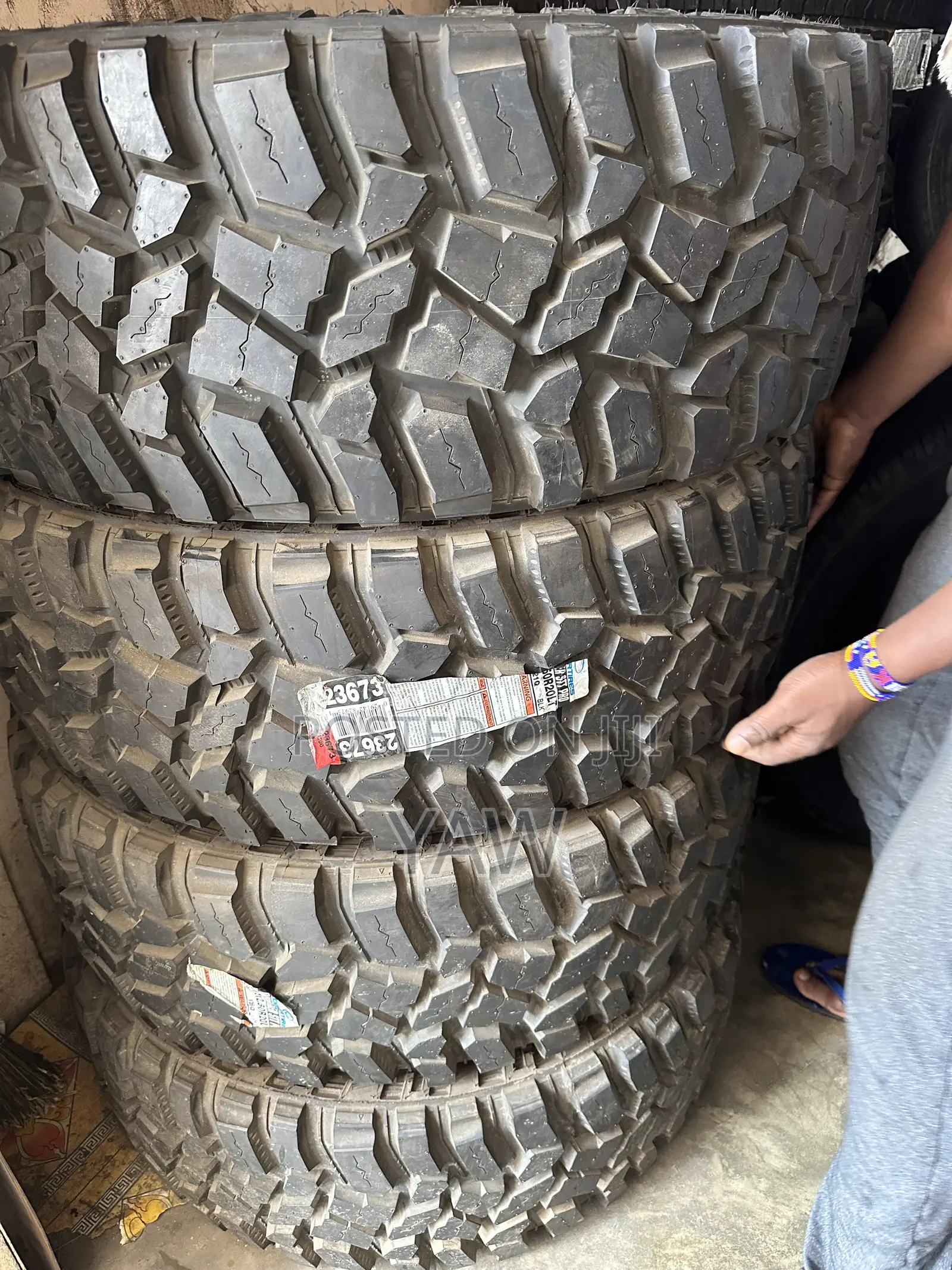 COOPER 37x12.50R20LT