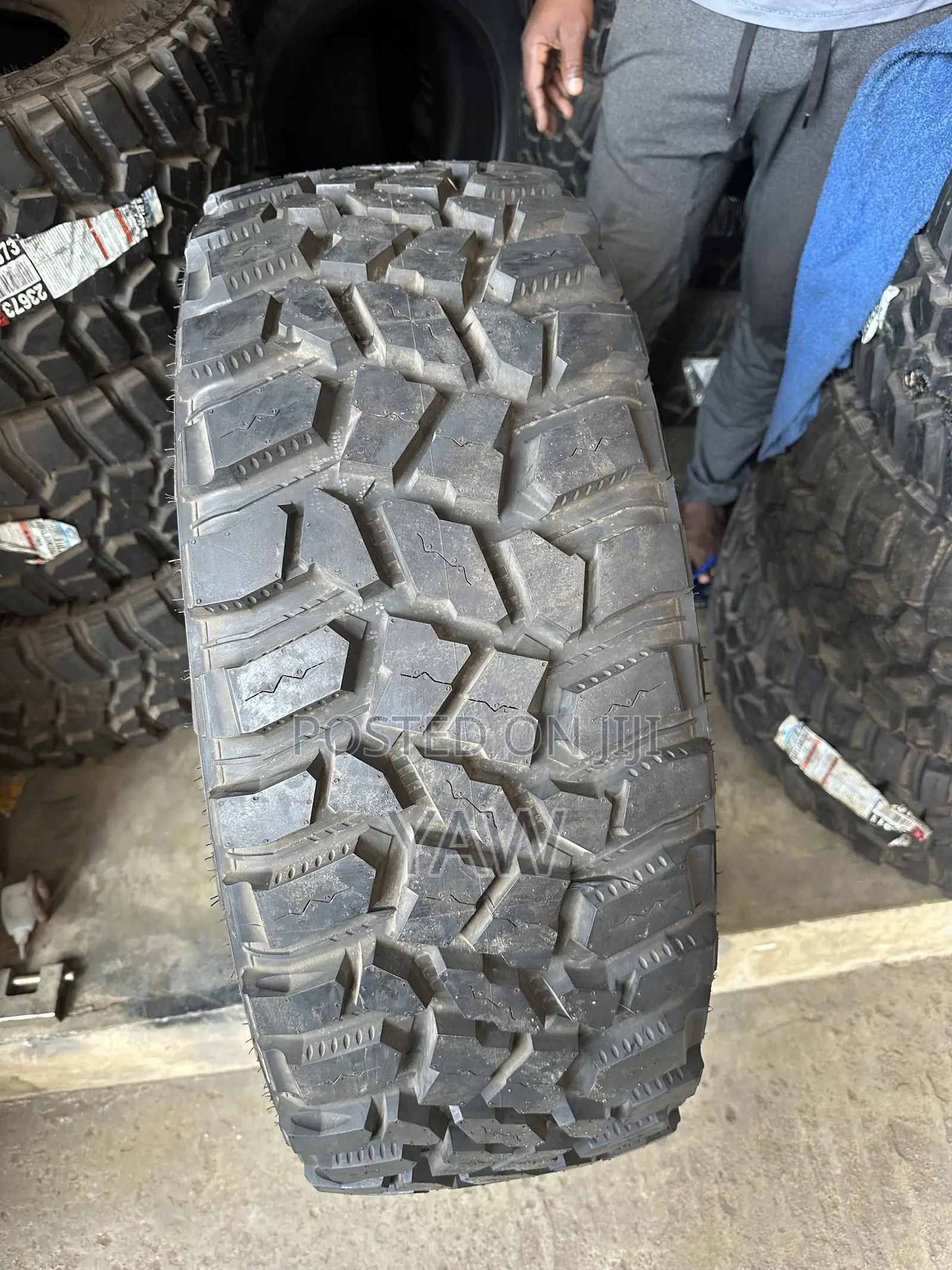 COOPER 37x12.50R20LT