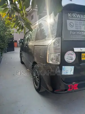 Toyota Voxy V 2WD 8-Seater 2010 Black