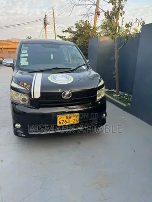 Toyota Voxy V 2WD 8-Seater 2010 Black