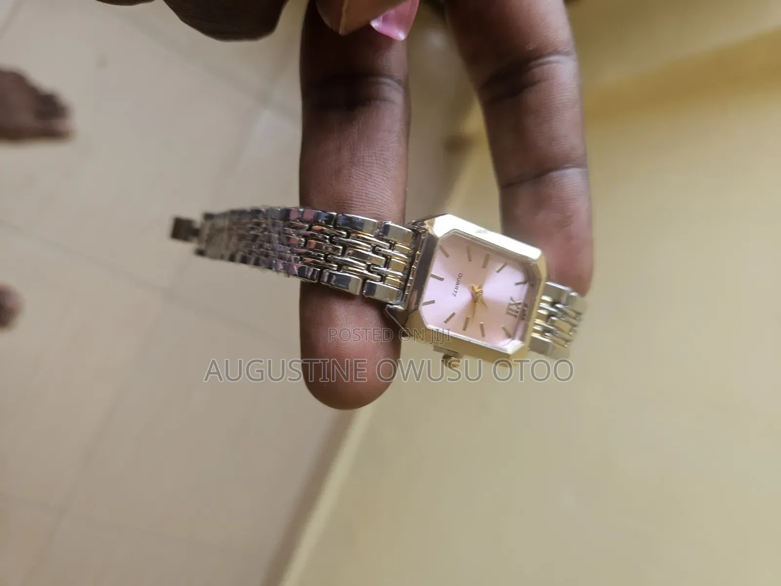 Lady's Wrists Watch