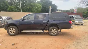 Mitsubishi L200 2015 Blue