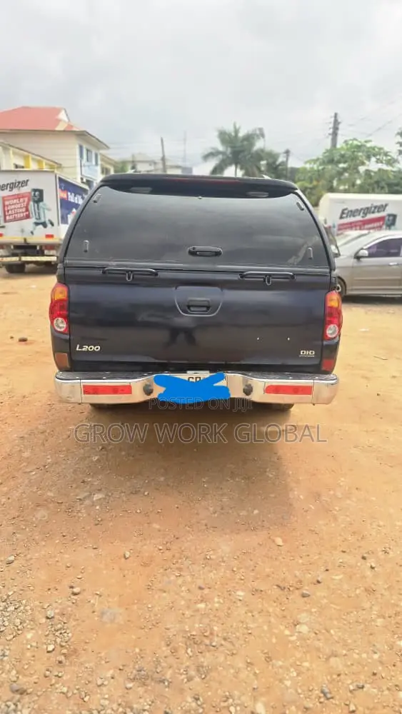 Mitsubishi L200 2015 Blue