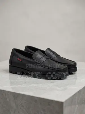 Clarks Black Leather Penny Loafers – Excellent Condition