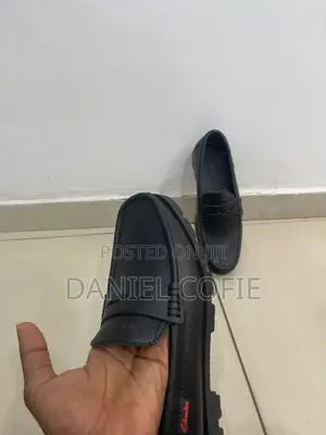 Clarks Black Leather Penny Loafers – Excellent Condition