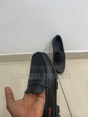 Clarks Black Leather Penny Loafers – Excellent Condition