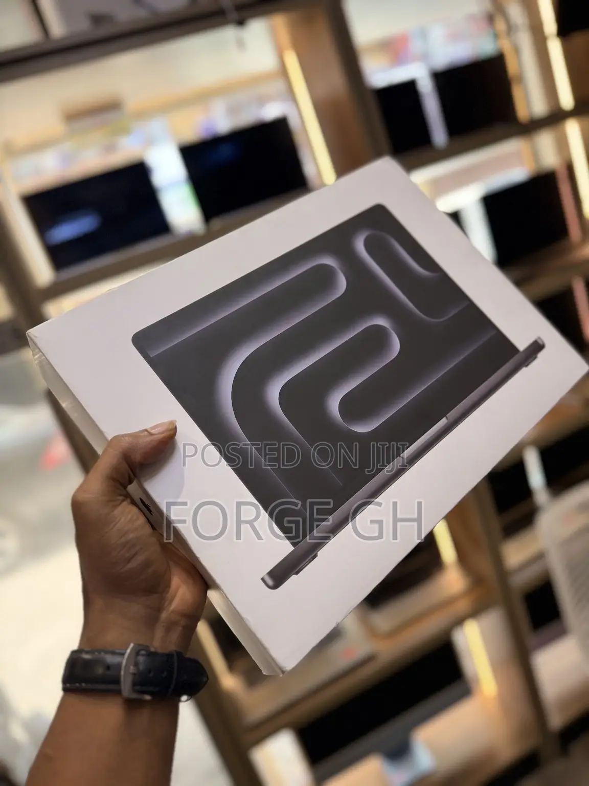 New Laptop Apple MacBook Pro 2024 M4 Pro 24GB Apple M4 Pro SSD 512GB