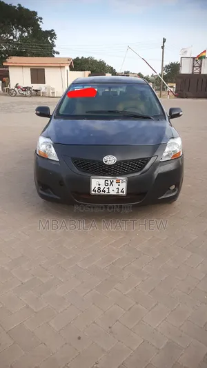 Toyota Yaris 2010 Gray