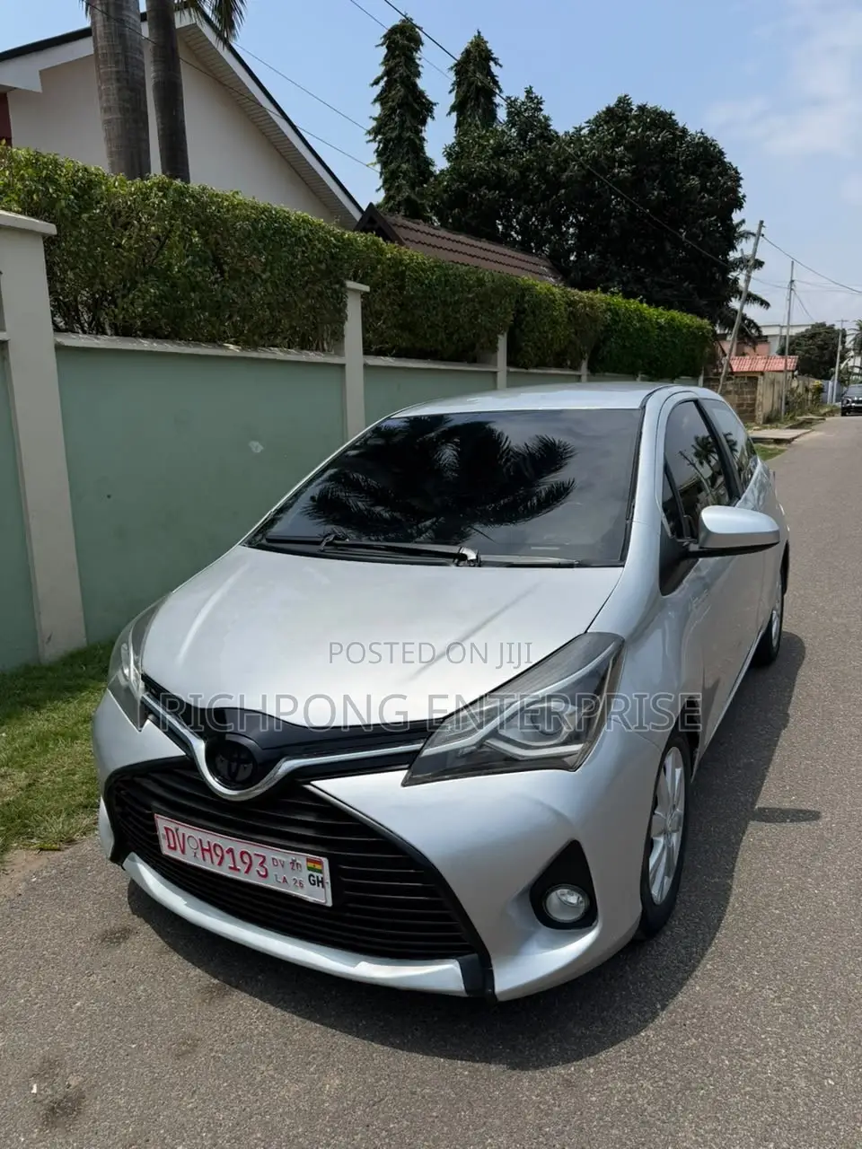 Toyota Yaris SE Hatchback 5dr 2015 Silver