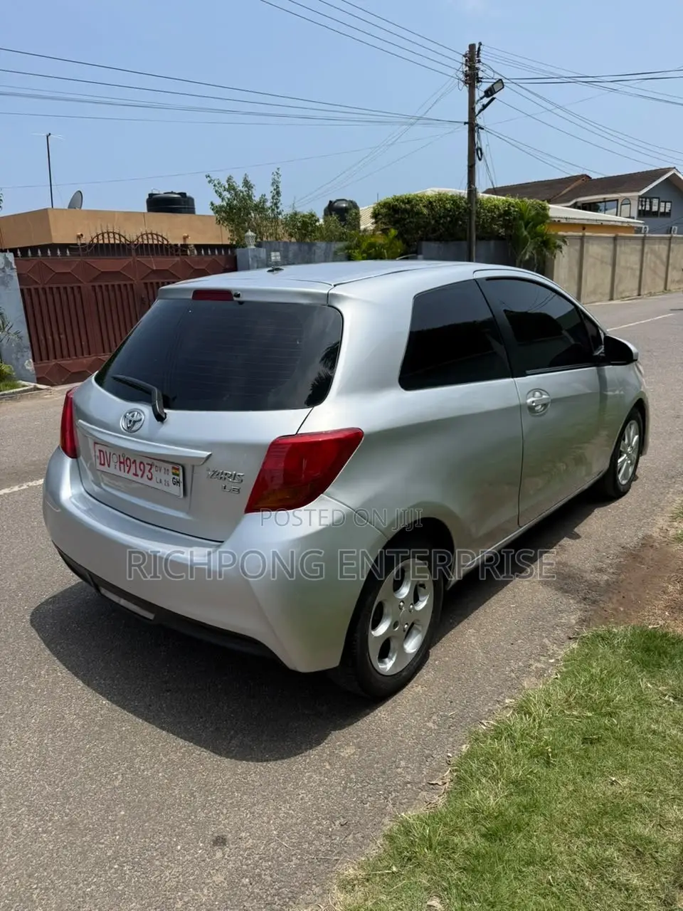 Toyota Yaris SE Hatchback 5dr 2015 Silver