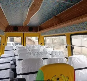 Mercedes-Benz Sprinter 2000 Yellow