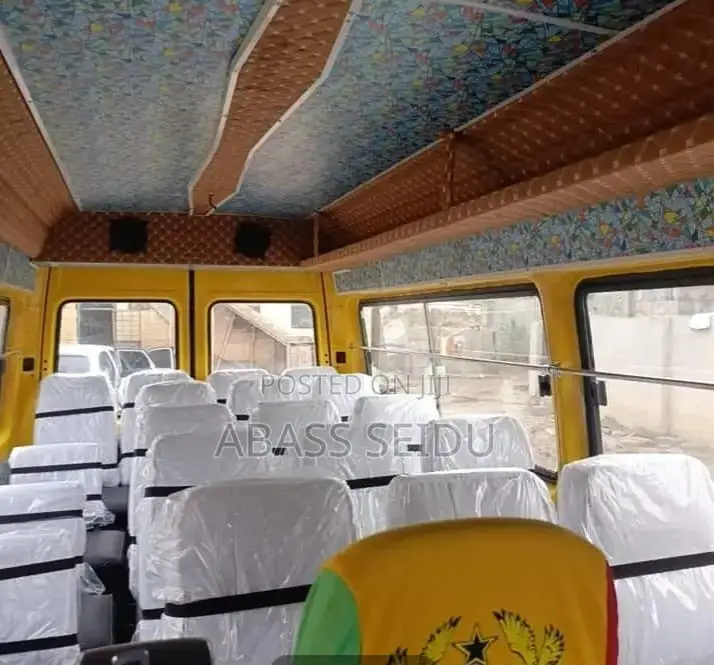 Mercedes-Benz Sprinter 2000 Yellow