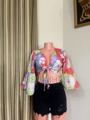Floral Printed Tie Front Crop Top Thrift