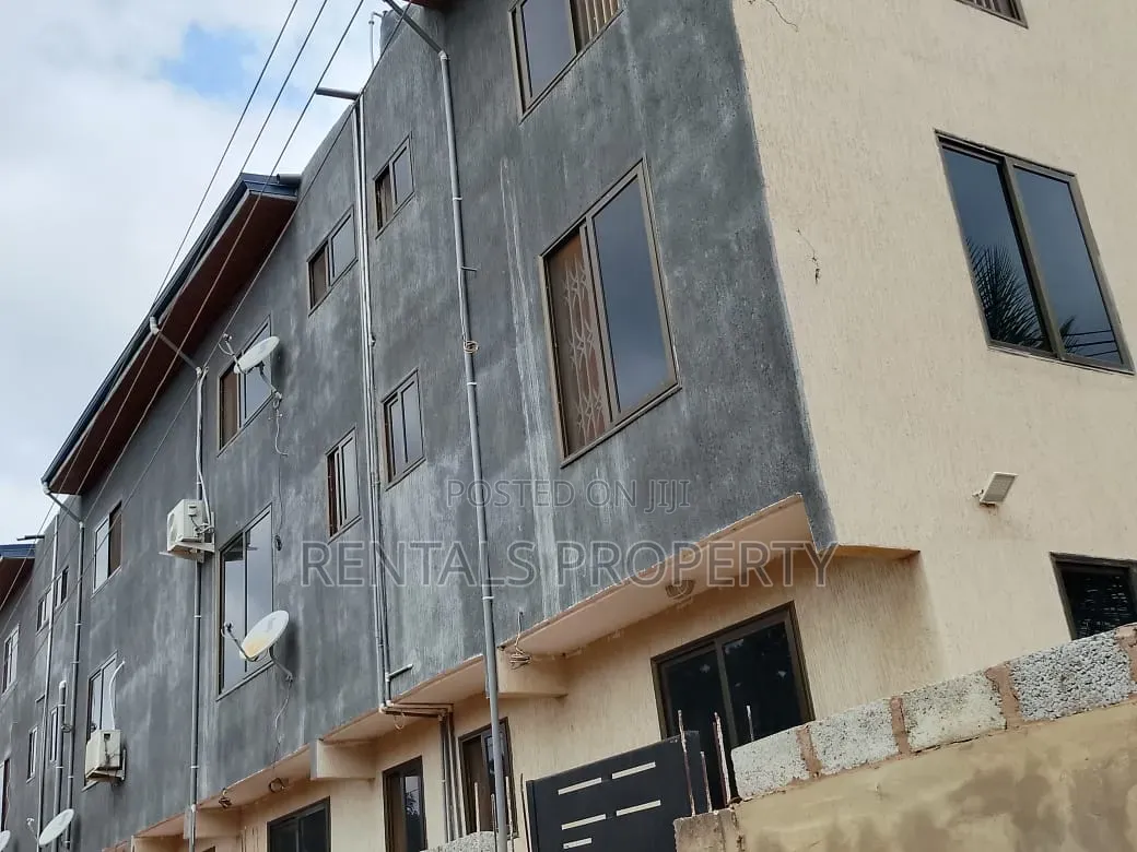 1bdrm Block of Flats in Dodowa Pilar Two, Main Station for rent