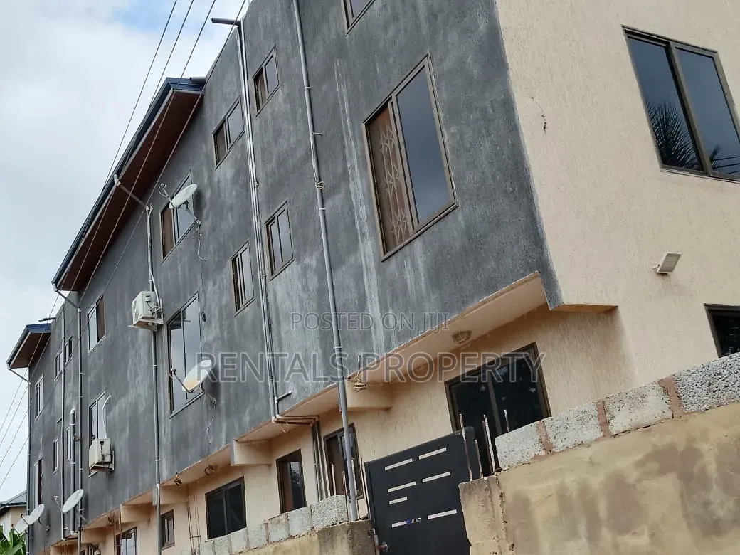 1bdrm Block of Flats in Dodowa Pilar Two, Main Station for rent
