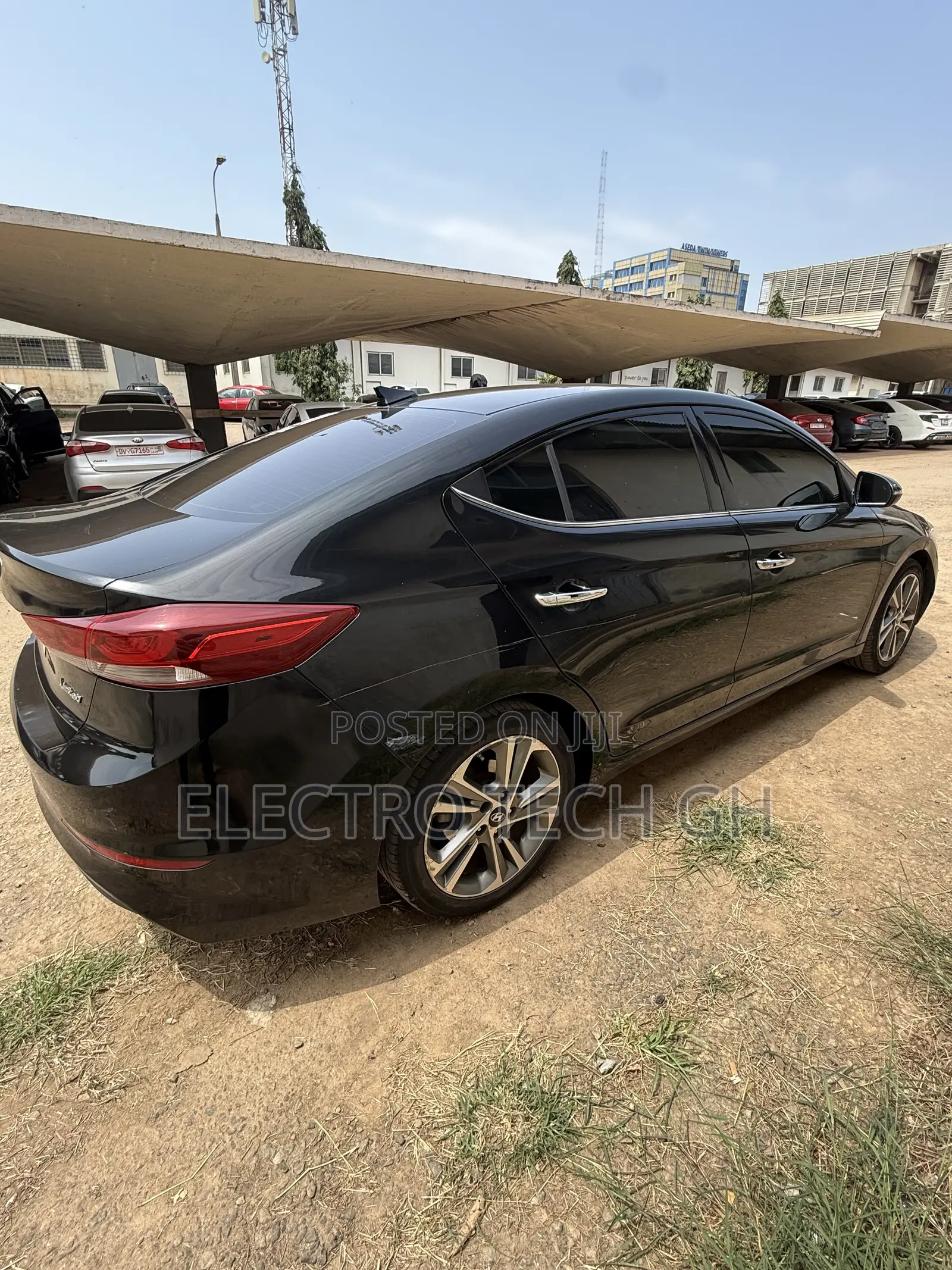 Hyundai Elantra Limited Sedan FWD (2.0L 4cyl 6A) 2017 Black