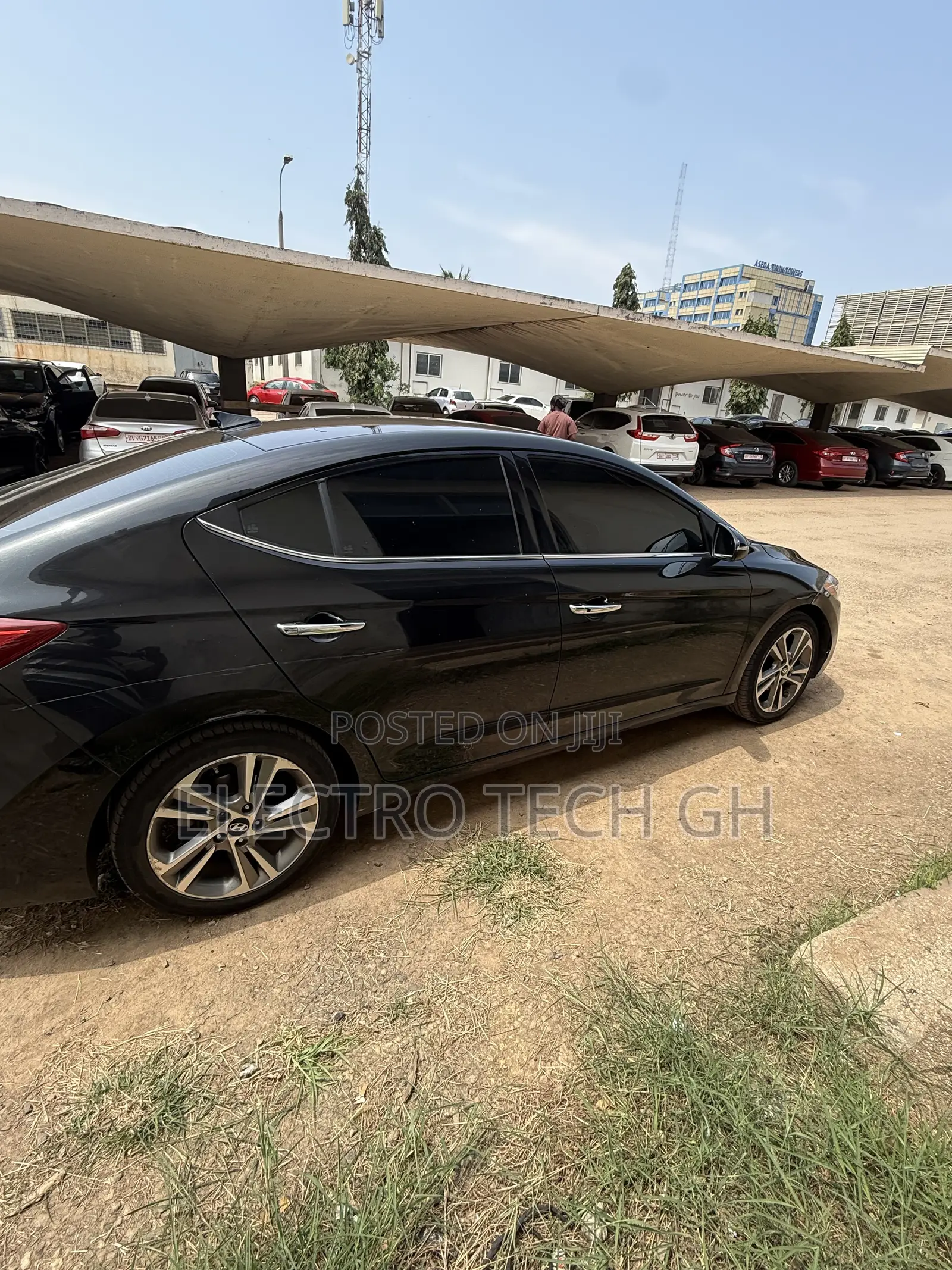 Hyundai Elantra Limited Sedan FWD (2.0L 4cyl 6A) 2017 Black