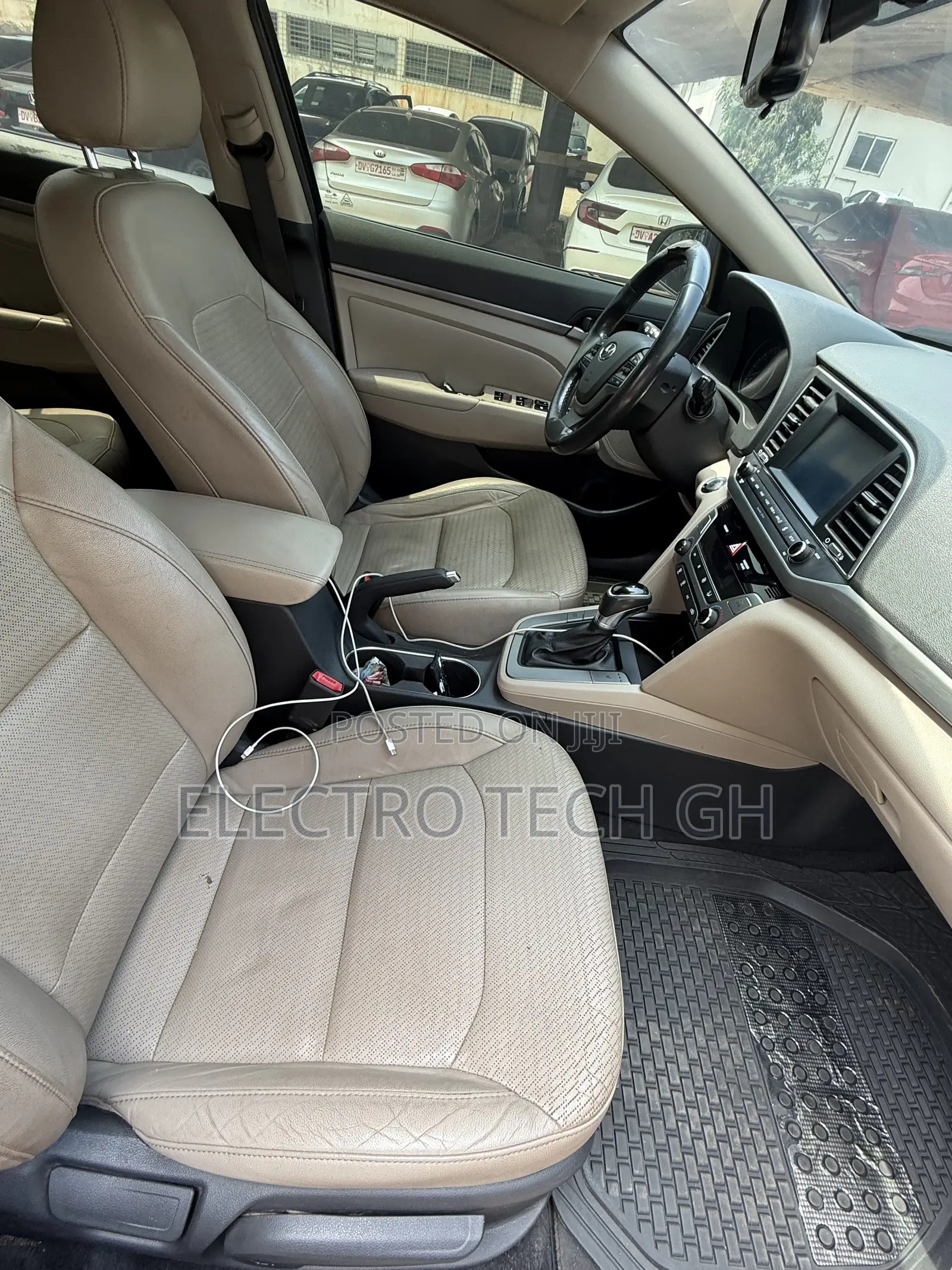 Hyundai Elantra Limited Sedan FWD (2.0L 4cyl 6A) 2017 Black