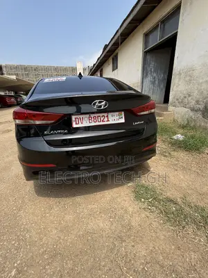 Hyundai Elantra Limited Sedan FWD (2.0L 4cyl 6A) 2017 Black