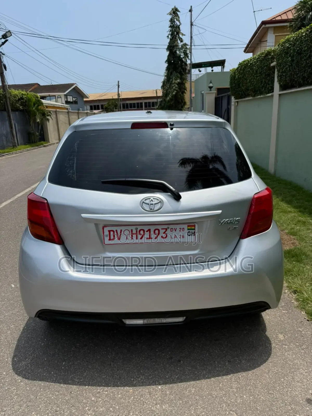 Toyota Yaris SE Hatchback 5dr 2015 Silver