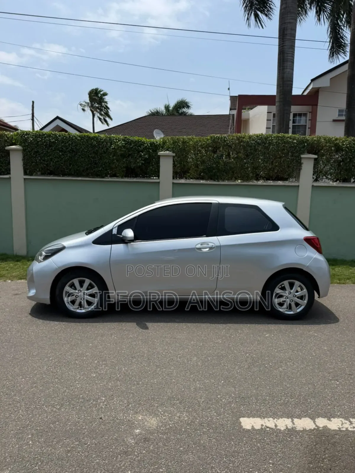 Toyota Yaris SE Hatchback 5dr 2015 Silver
