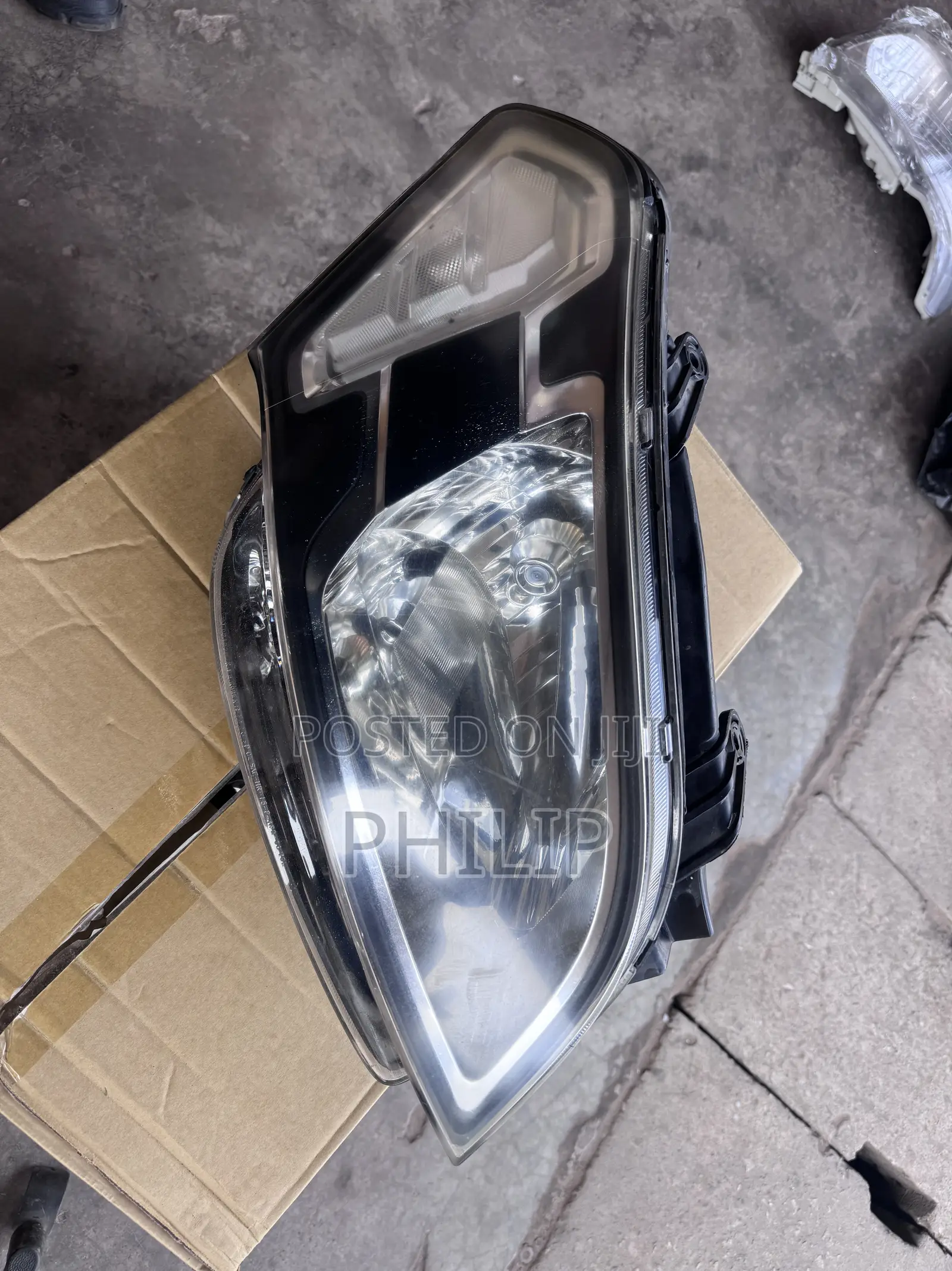 Kia Soul 2008-2010 Headlight Pair