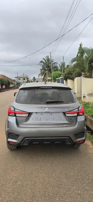 Mitsubishi Outlander Sport SE 2021 Gray