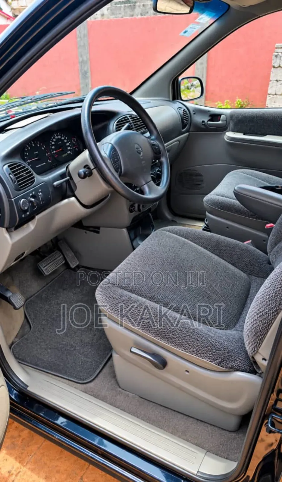 Dodge Caravan SE 2000 Black