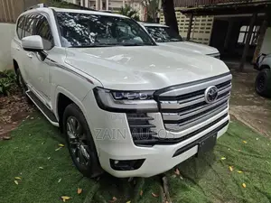 Toyota Land Cruiser 2025 White