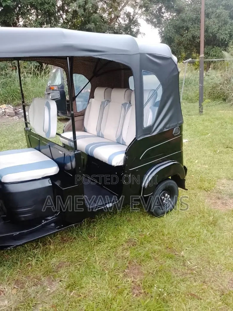 Bajaj RE 2022 Black