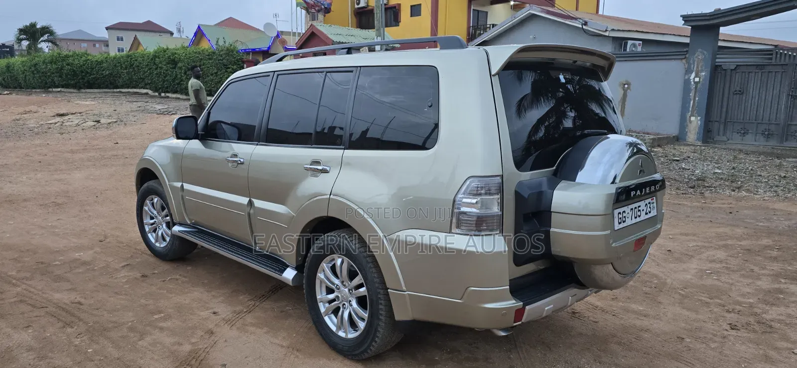 Mitsubishi Pajero V90 3.8 V6 GLS/GLX 2015 Gold