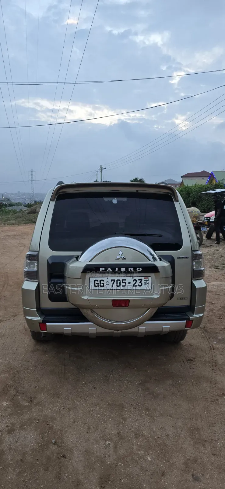 Mitsubishi Pajero V90 3.8 V6 GLS/GLX 2015 Gold