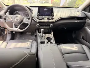 Nissan Altima 2.5 SV 2021 Black