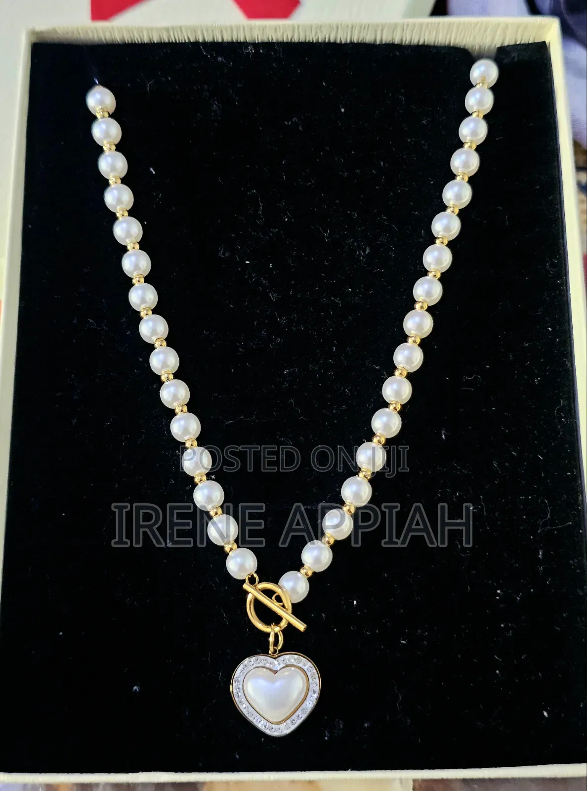 Pretty Pearl Necklaces for Ladies