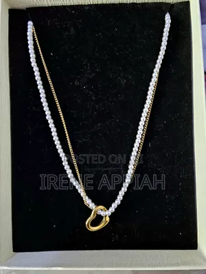 Pretty Pearl Necklaces for Ladies