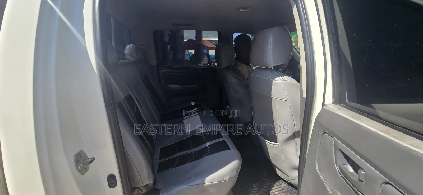Toyota Hilux SR 4x4 2013 White